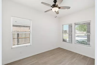 3015 Elinor Street, Fort Worth, TX 76111 - Photo 12