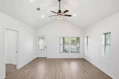 3015 Elinor Street, Fort Worth, TX 76111 - Photo 6