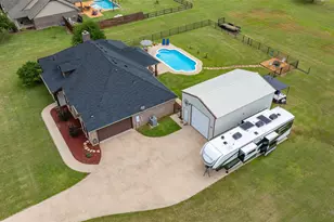 11210 Lake Crest Dr, Sanger, TX 76266 - Photo 2