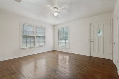 1106 Jackson Street, Carrollton, TX 75006 - Photo 2