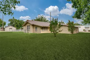 1106 Jackson St, Carrollton, TX 75006 - Photo 12