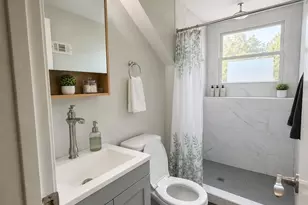 2442 Club Manor Dr, Dallas, TX 75237 - Photo 20