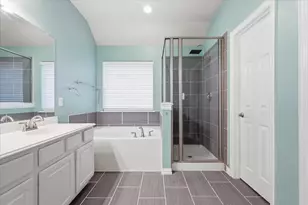 520 E Sandra Ln, Grand Prairie, TX 75052 - Photo 28