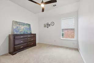 520 E Sandra Ln, Grand Prairie, TX 75052 - Photo 20