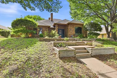 613 Deer Creek Drive, DeSoto, TX 75115 - Photo 2