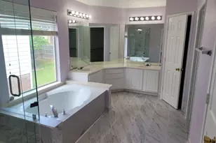 2104 Royal Oak Dr, Bedford, TX 76021 - Photo 10