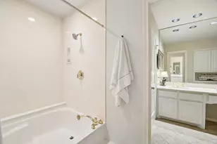 6828 Meadowcreek Dr, Dallas, TX 75254 - Photo 28
