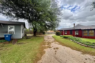 1321 Meadow St, DeSoto, TX 75115 - Photo 10