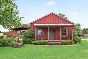 1321 Meadow St, DeSoto, TX 75115 - Photo 2