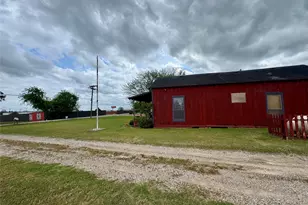 1321 Meadow St, DeSoto, TX 75115 - Photo 2