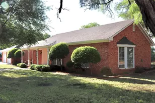 211 Spill St, Winters, TX 79567 - Photo 10
