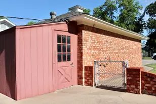 211 Spill St, Winters, TX 79567 - Photo 32