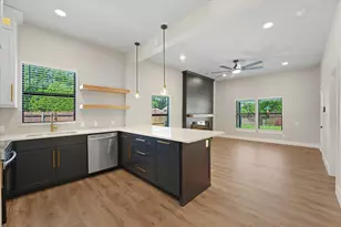 300 Steinman Ave, Dallas, TX 75203 - Photo 14