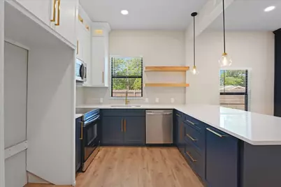 300 Steinman Avenue, Dallas, TX 75203 - Photo 12