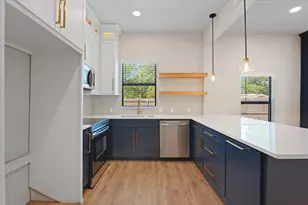 300 Steinman Ave, Dallas, TX 75203 - Photo 12