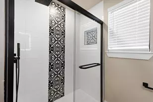 300 Steinman Ave, Dallas, TX 75203 - Photo 20