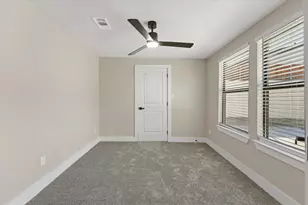 300 Steinman Ave, Dallas, TX 75203 - Photo 20