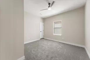 300 Steinman Ave, Dallas, TX 75203 - Photo 16