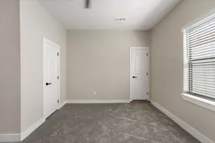 300 Steinman Ave, Dallas, TX 75203 - Photo 18