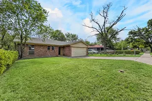 2521 Putnam St, Fort Worth, TX 76112 - Photo 4