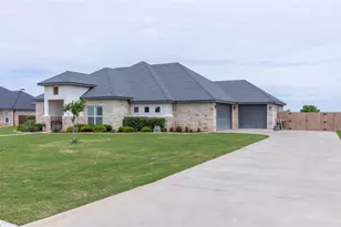 218 El Camino Ct, Abilene, TX 79602 - Photo 2