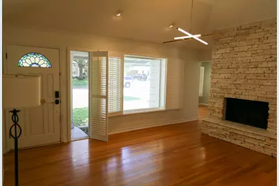 6433 Danbury Lane, Dallas, TX 75214 - Photo 8