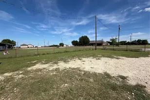 516 Glendale Dr, Godley, TX 76044 - Photo 30
