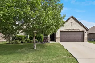 124 Camouflage Cir, Willow Park, TX 76008 - Photo 2