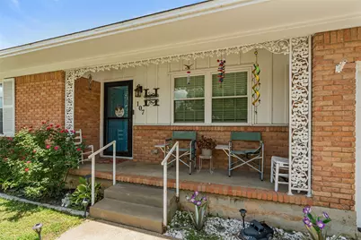 107 Woodard Avenue, Cleburne, TX 76033 - Photo 2
