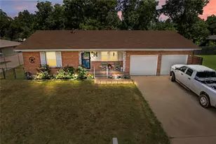 107 Woodard Ave, Cleburne, TX 76033 - Photo 1