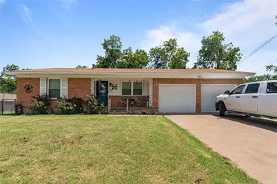 107 Woodard Avenue, Cleburne, TX 76033 - Photo 2
