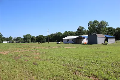 2519 Fm 2027, Lott, TX 76656 - Photo 20