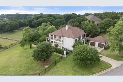 8924 Waterchase Circle, Fort Worth, TX 76120 - Photo 6
