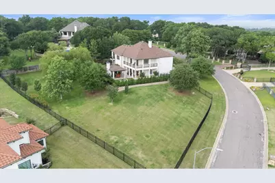 8924 Waterchase Circle, Fort Worth, TX 76120 - Photo 36