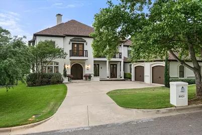8924 Waterchase Circle, Fort Worth, TX 76120 - Photo 2