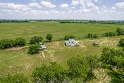 586 Pleasant Home Road, Sherman, TX 75092 - Photo 4