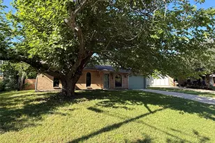 108 Cooper St, Cedar Hill, TX 75104 - Photo 2