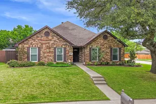 827 Heatherwood Dr, Wylie, TX 75098 - Photo 2