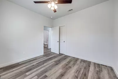 924 W Collins Street, Denison, TX 75020 - Photo 16