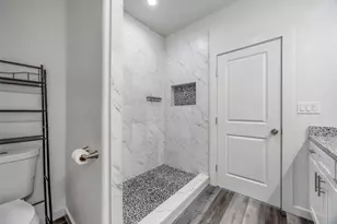 924 W Collins St, Denison, TX 75020 - Photo 14