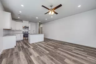 924 W Collins St, Denison, TX 75020 - Photo 2