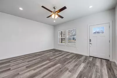 924 W Collins Street, Denison, TX 75020 - Photo 6