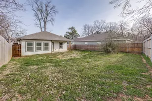 924 W Collins St, Denison, TX 75020 - Photo 24