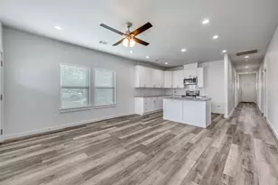 924 W Collins St, Denison, TX 75020 - Photo 4