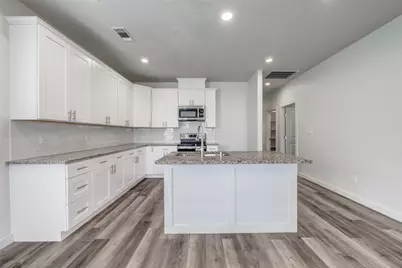 924 W Collins Street, Denison, TX 75020 - Photo 10