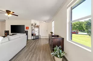 2633 Harbor Lights Dr, Little Elm, TX 75068 - Photo 4