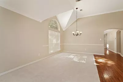 114 Midcrest Drive, Irving, TX 75063 - Photo 4