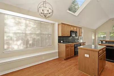 114 Midcrest Drive, Irving, TX 75063 - Photo 12