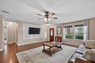 2320 Bradford Pear Dr, Little Elm, TX 75068 - Photo 4
