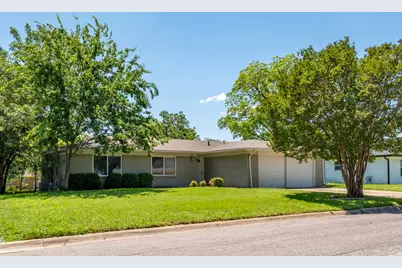 7024 Shauna Drive, North Richland Hills, TX 76180 - Photo 2